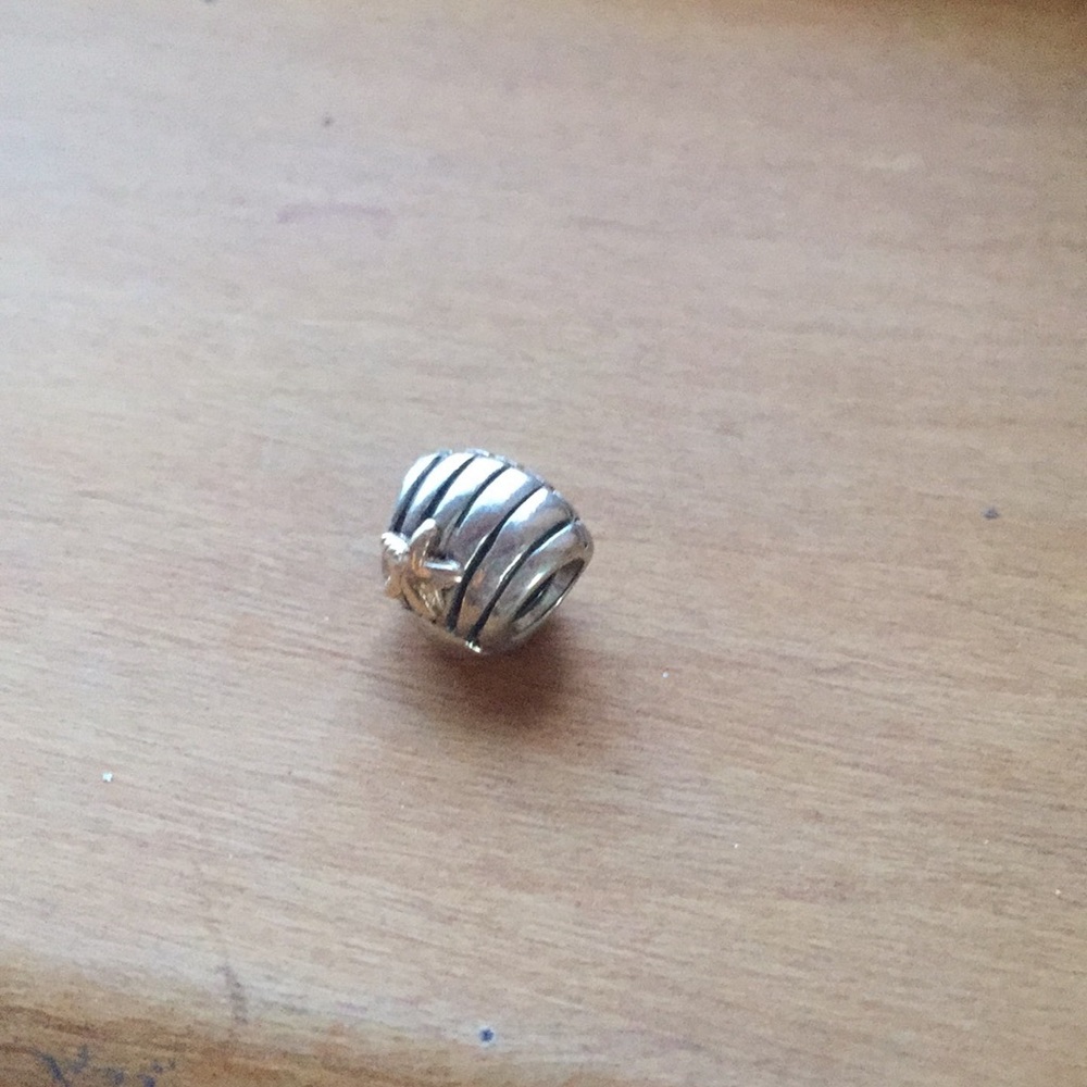 Pandora Retired Sea Shell 14k Gold Two Toned Charm - Picture 7 of 7